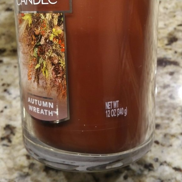 Yankee Candle, Autumn Wreath, Med Pillar - Picture 2 of 4